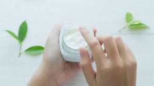 Best Organic Moisturizer for Acne Prone Skin (Top 7 in 2022)